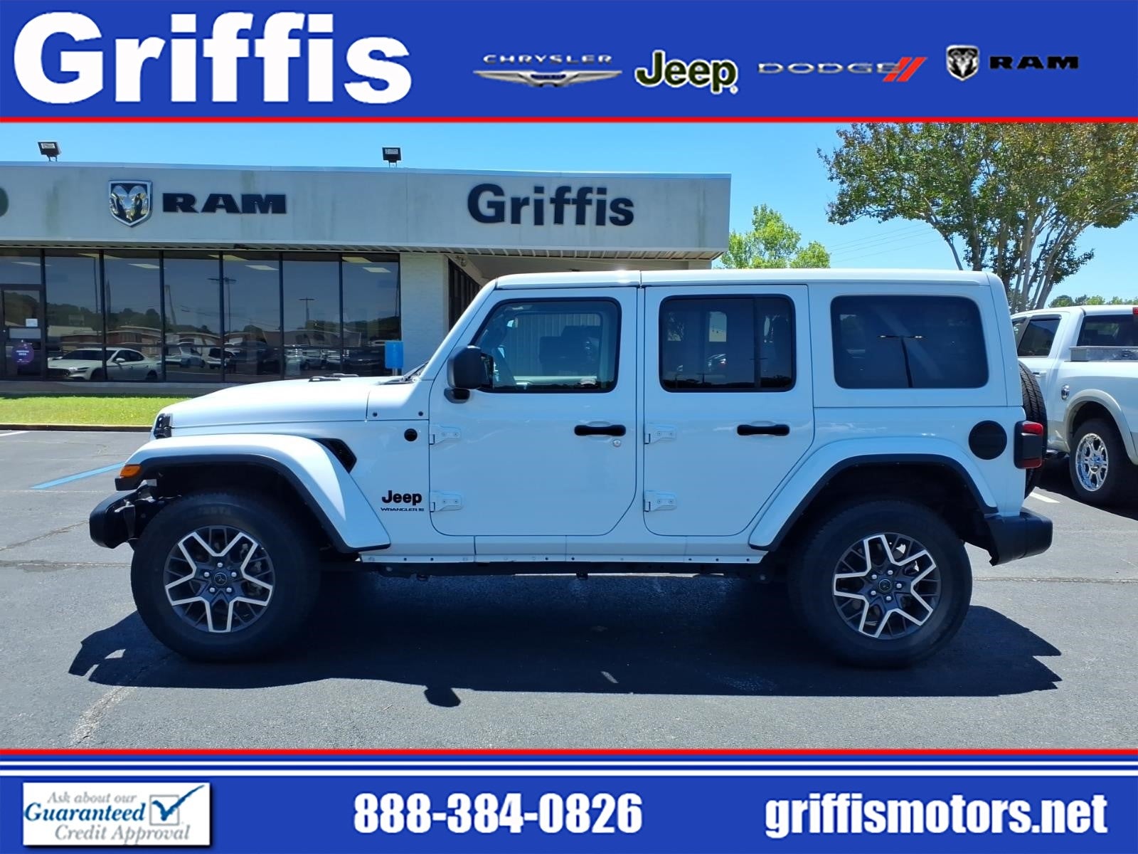 2025 Jeep Wrangler Sahara's photo