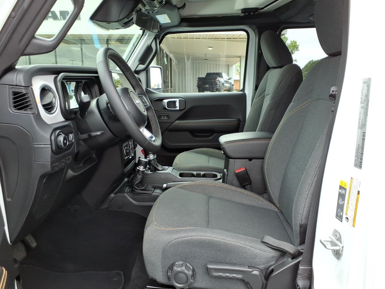 2025 Jeep Wrangler 4-Door Sahara 4x4