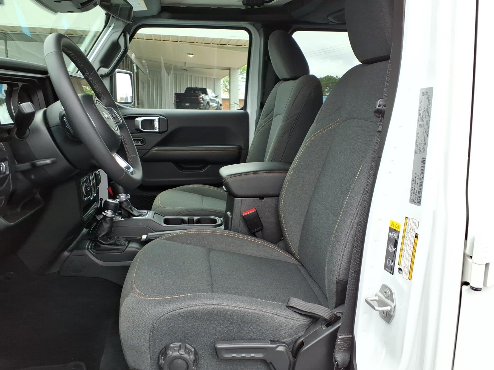 2025 Jeep Wrangler 4-Door Sahara 4x4
