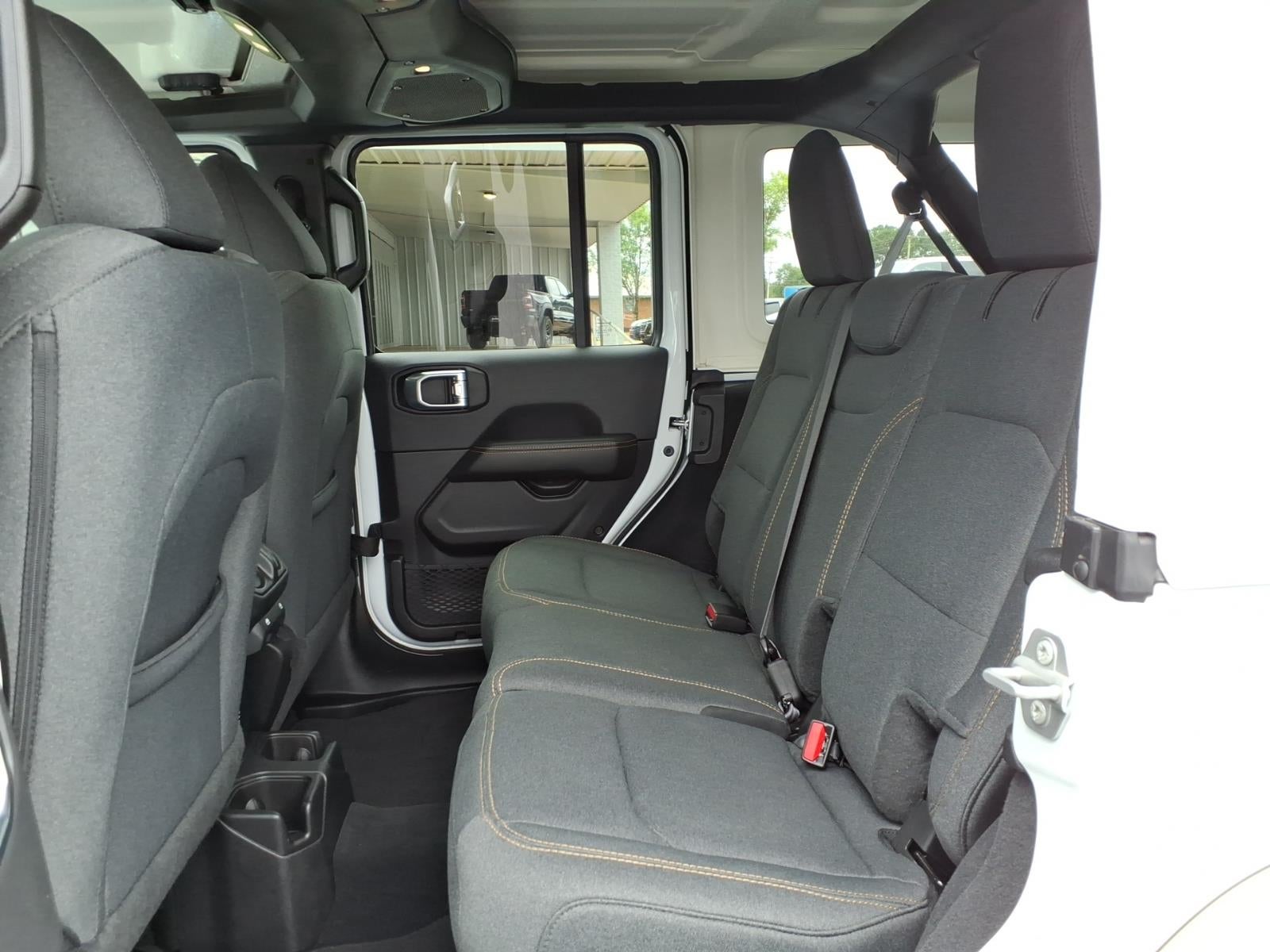 2025 Jeep Wrangler 4-Door Sahara 4x4