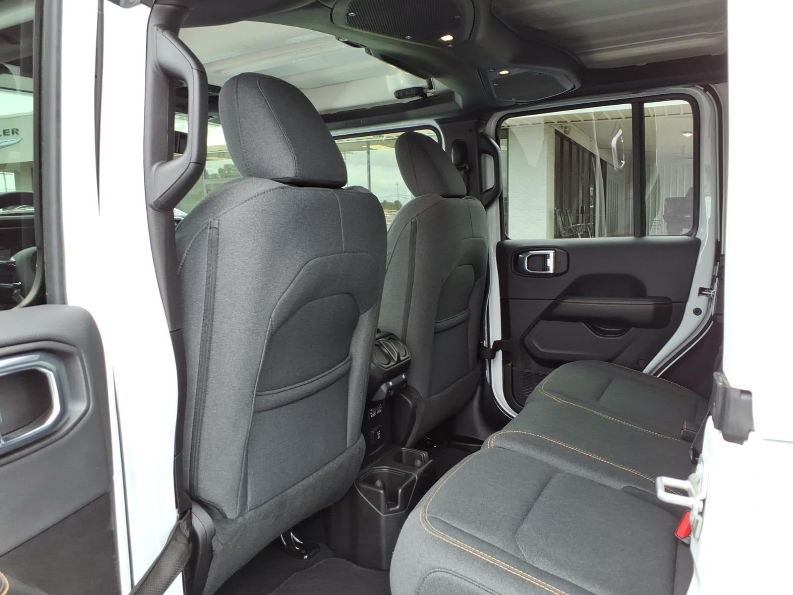 2025 Jeep Wrangler 4-Door Sahara 4x4