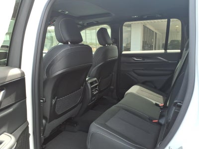 2026 Jeep Grand Cherokee GRAND CHEROKEE LAREDO X 4X2