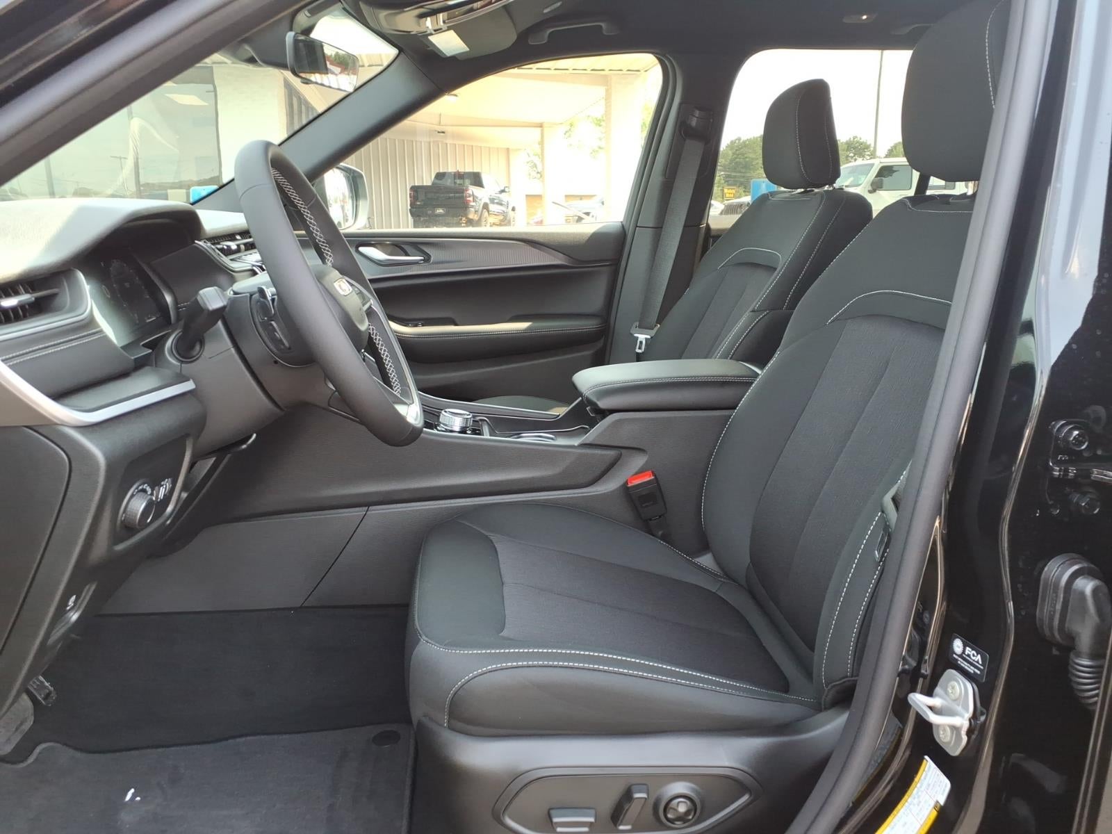 2026 Jeep Grand Cherokee GRAND CHEROKEE LAREDO 4X2