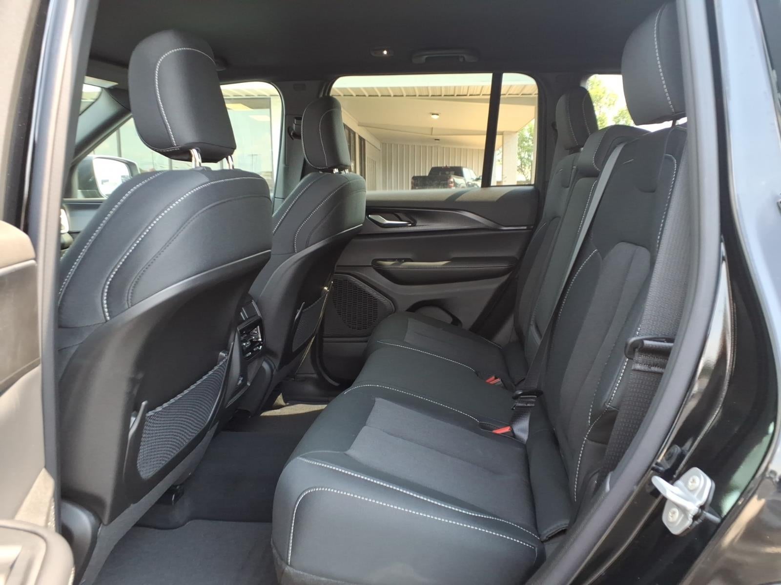 2026 Jeep Grand Cherokee GRAND CHEROKEE LAREDO 4X2