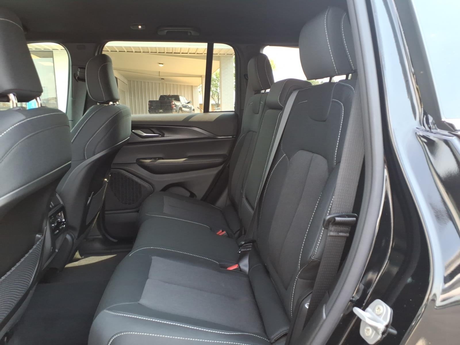 2026 Jeep Grand Cherokee GRAND CHEROKEE LAREDO 4X2