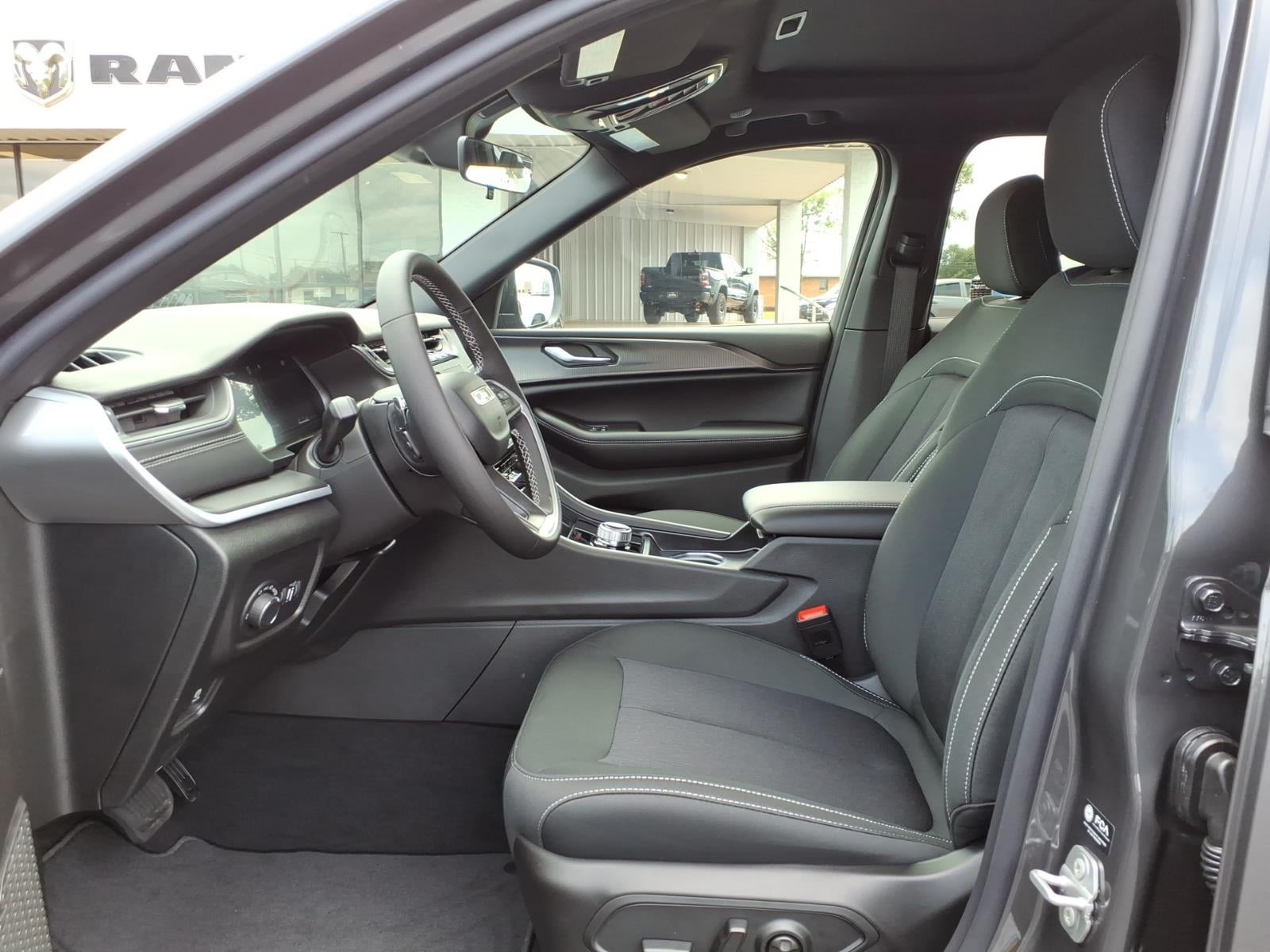 2026 Jeep Grand Cherokee GRAND CHEROKEE LAREDO X 4X2