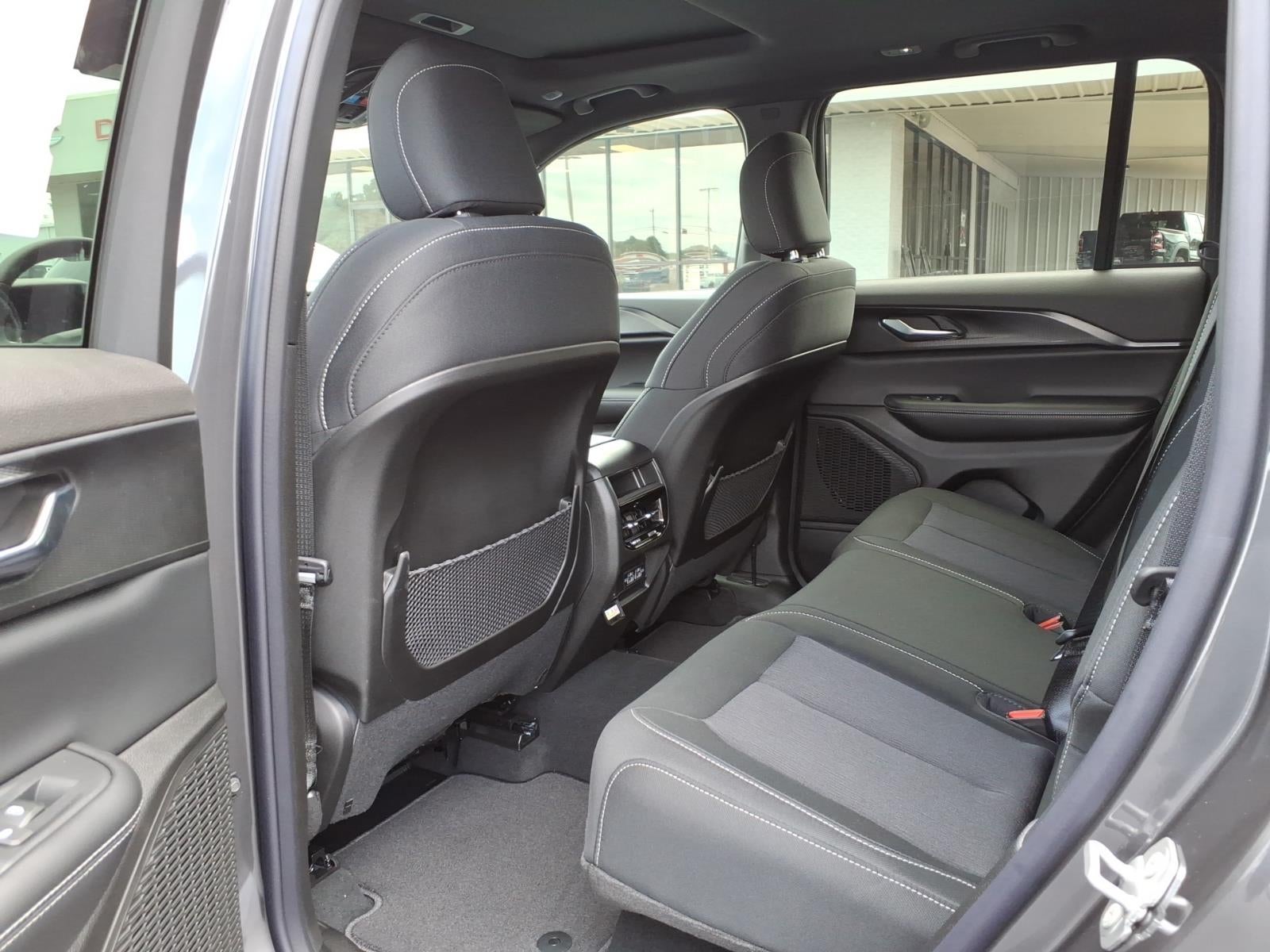 2026 Jeep Grand Cherokee GRAND CHEROKEE LAREDO X 4X2