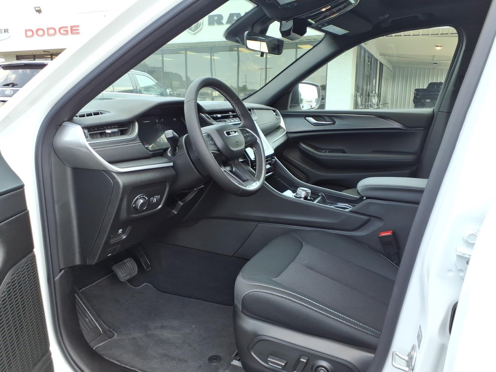 2026 Jeep Grand Cherokee GRAND CHEROKEE LAREDO X 4X2