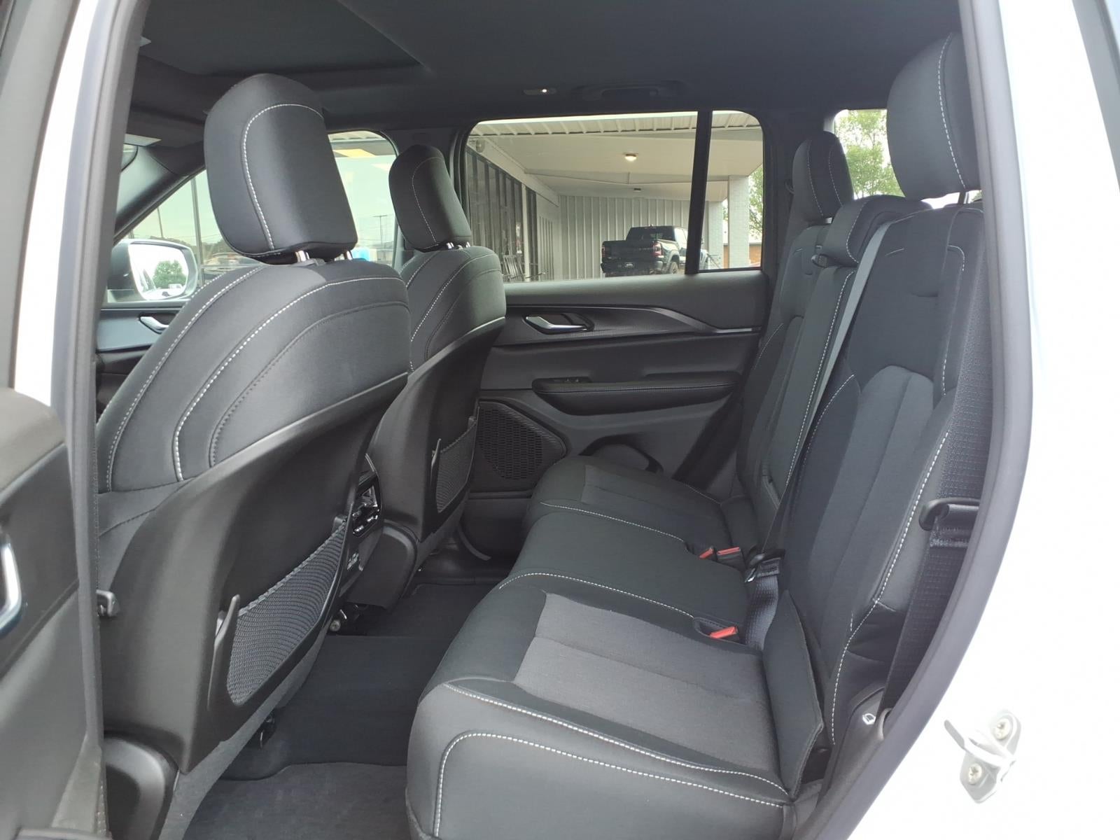 2026 Jeep Grand Cherokee GRAND CHEROKEE LAREDO X 4X2