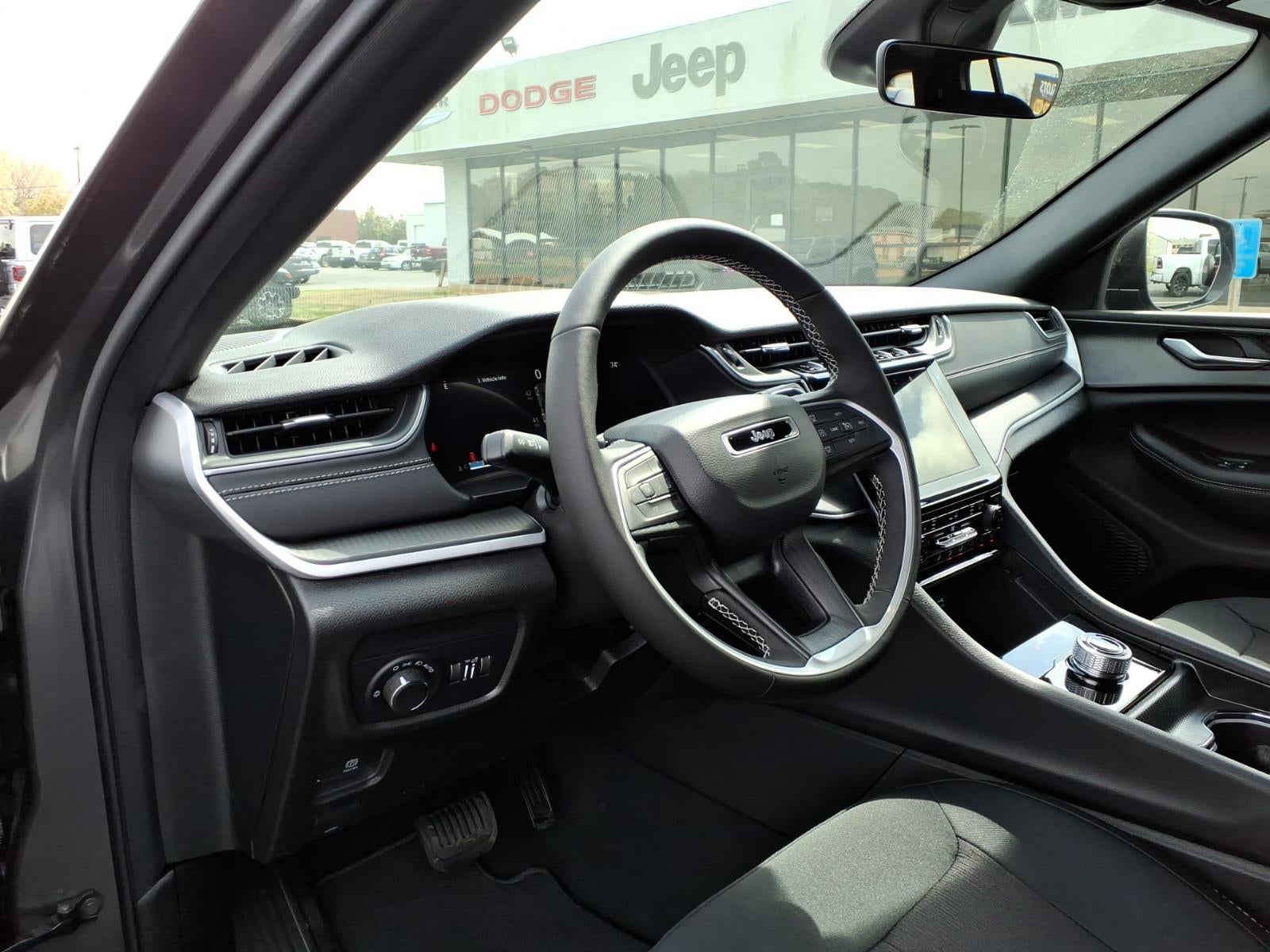 2026 Jeep Grand Cherokee GRAND CHEROKEE LAREDO X 4X2