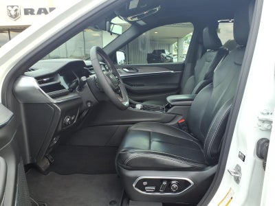 2023 Jeep Grand Cherokee Overland 4x2