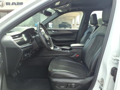 2023 Jeep Grand Cherokee L Altitude 4x2