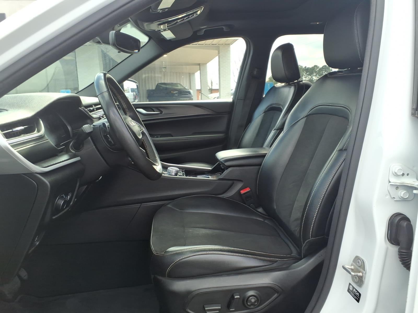 2023 Jeep Grand Cherokee L Altitude 4x2