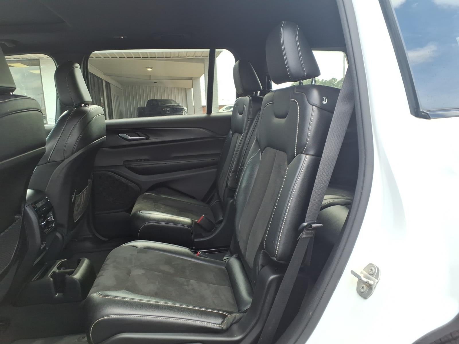 2023 Jeep Grand Cherokee L Altitude 4x2