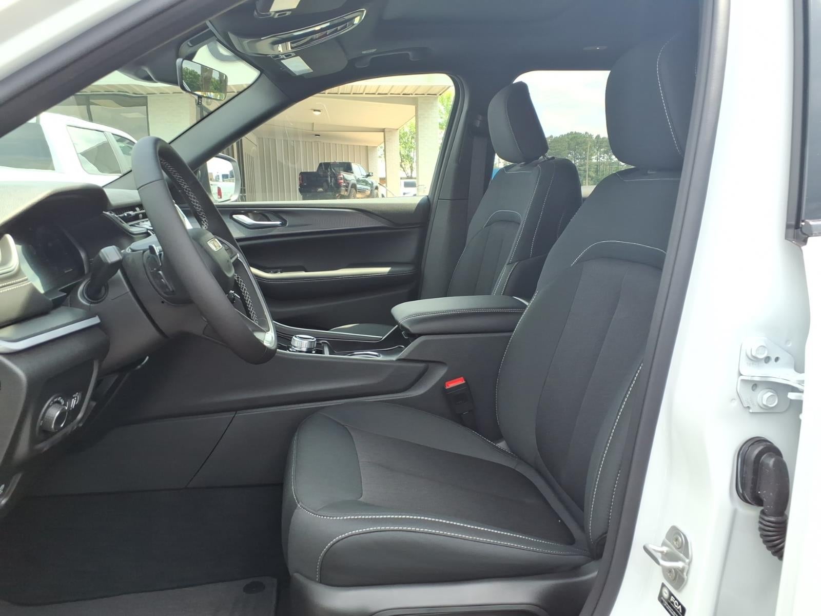 2026 Jeep Grand Cherokee GRAND CHEROKEE L LAREDO X 4X2