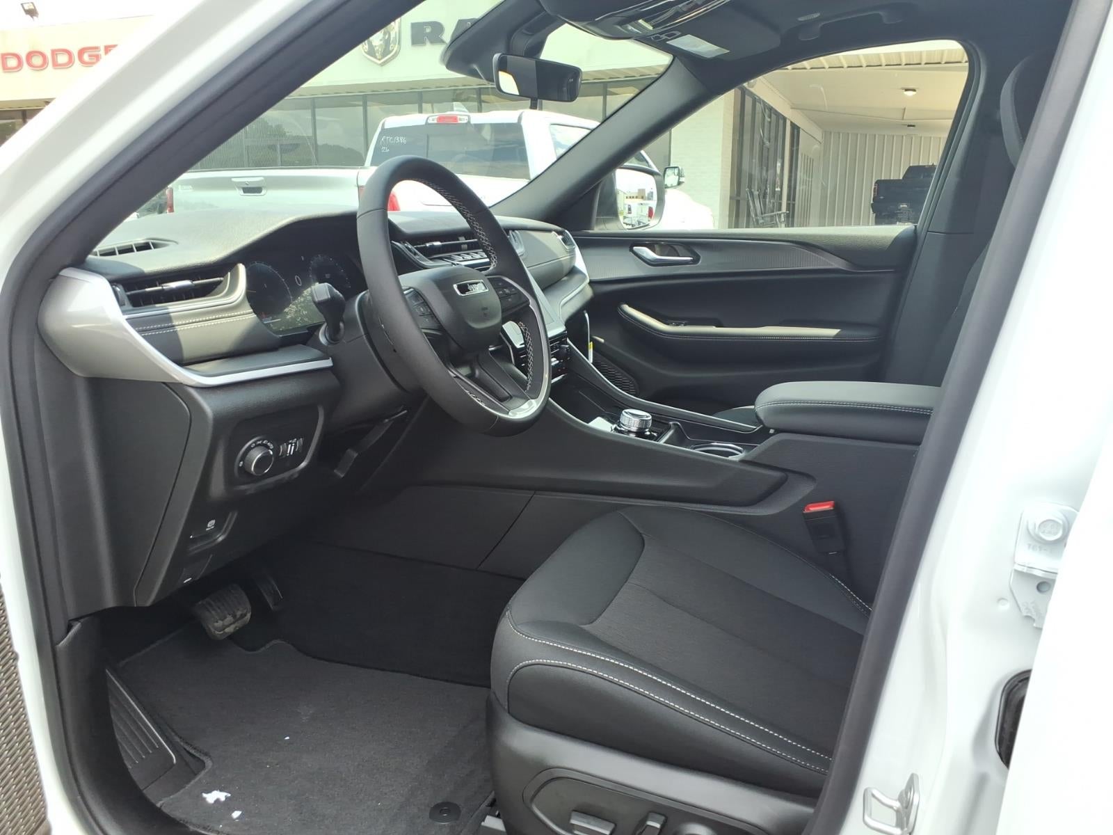 2026 Jeep Grand Cherokee GRAND CHEROKEE L LAREDO X 4X2
