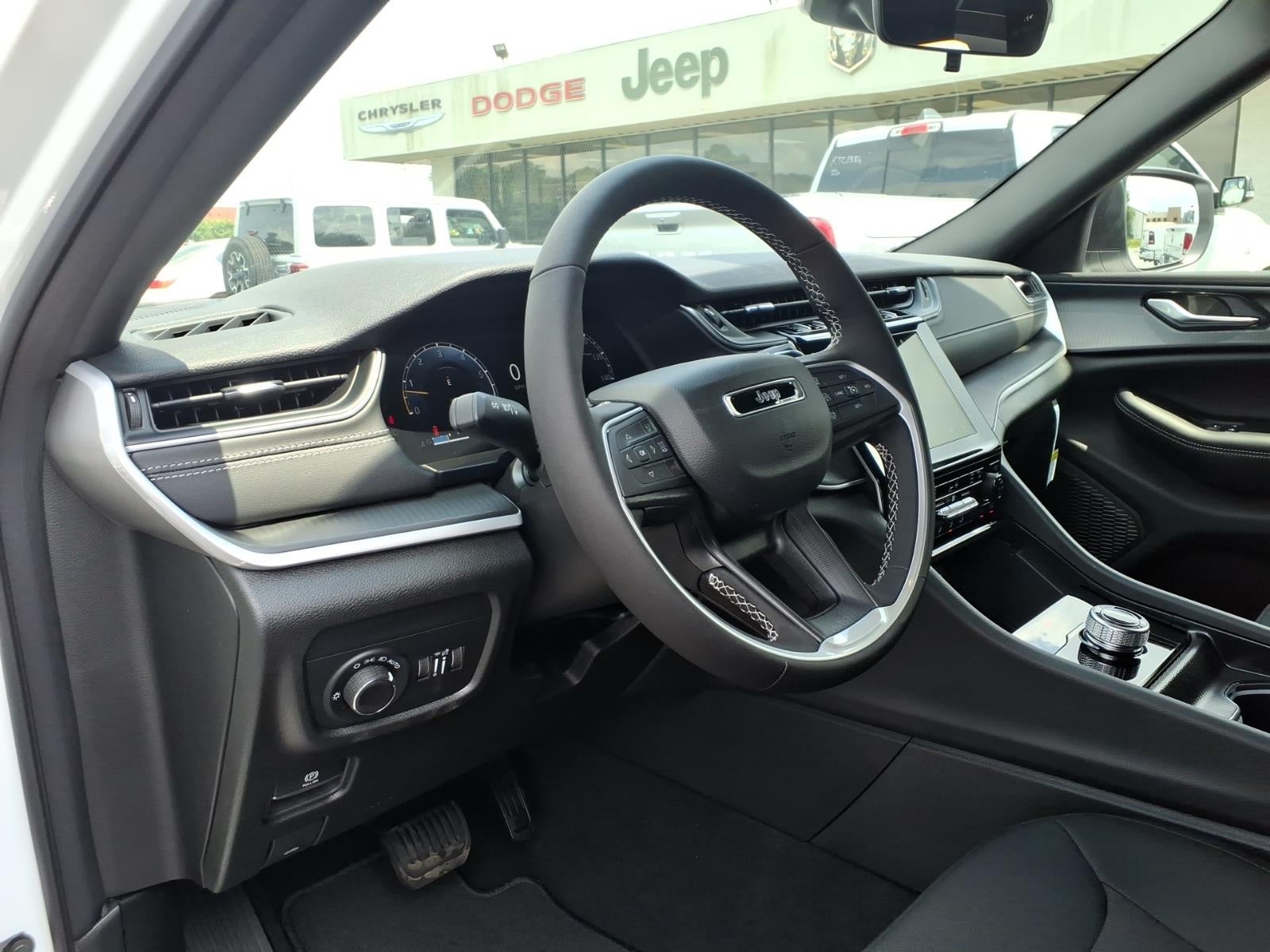 2026 Jeep Grand Cherokee GRAND CHEROKEE L LAREDO X 4X2