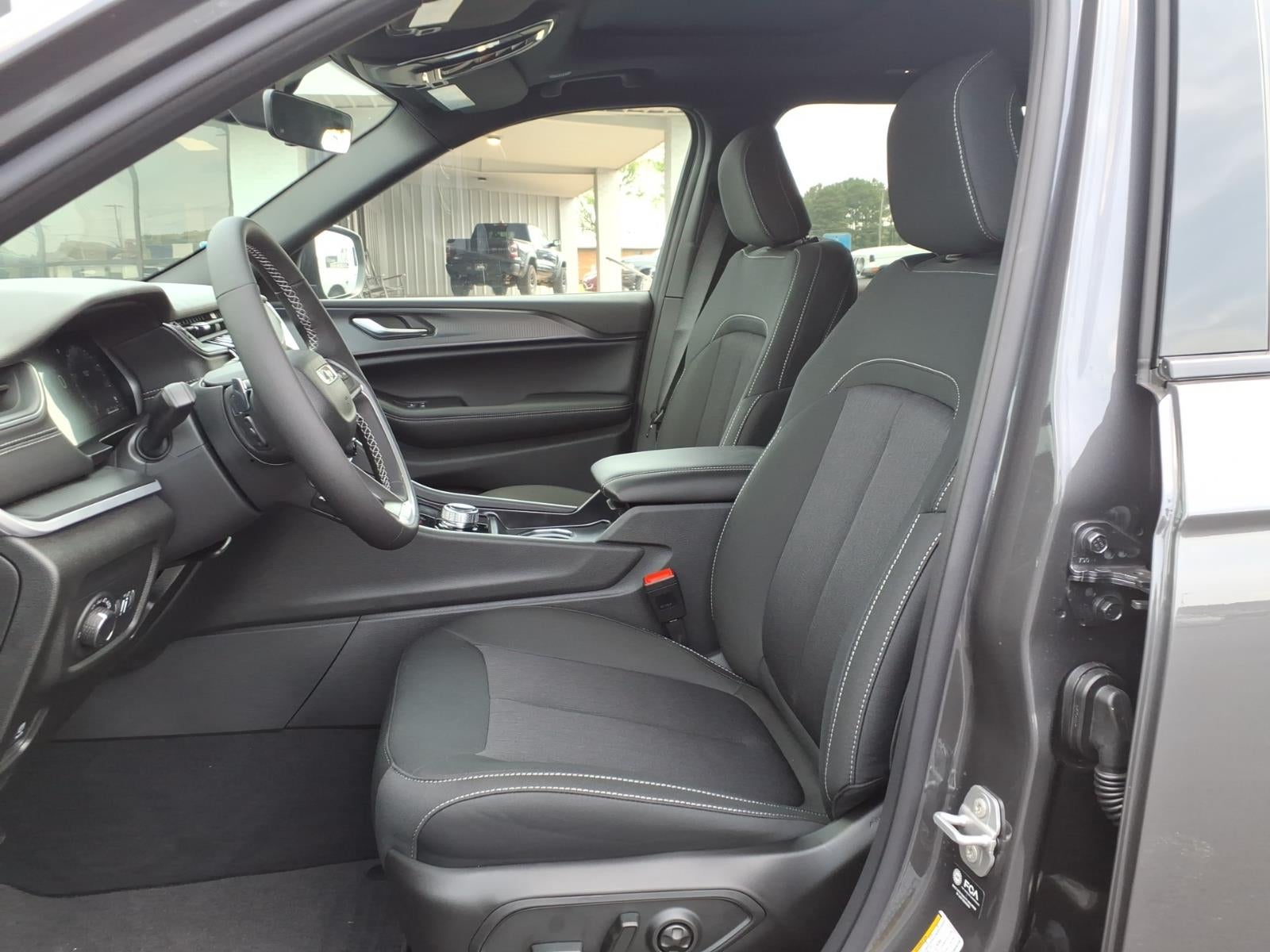2026 Jeep Grand Cherokee GRAND CHEROKEE L LAREDO X 4X2
