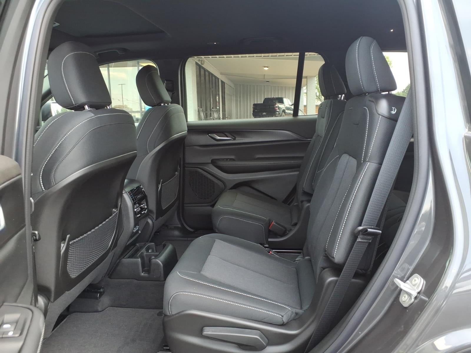 2026 Jeep Grand Cherokee GRAND CHEROKEE L LAREDO X 4X2