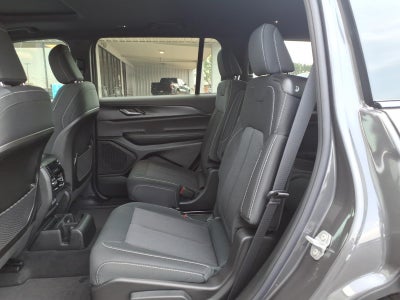 2026 Jeep Grand Cherokee GRAND CHEROKEE L LAREDO X 4X2