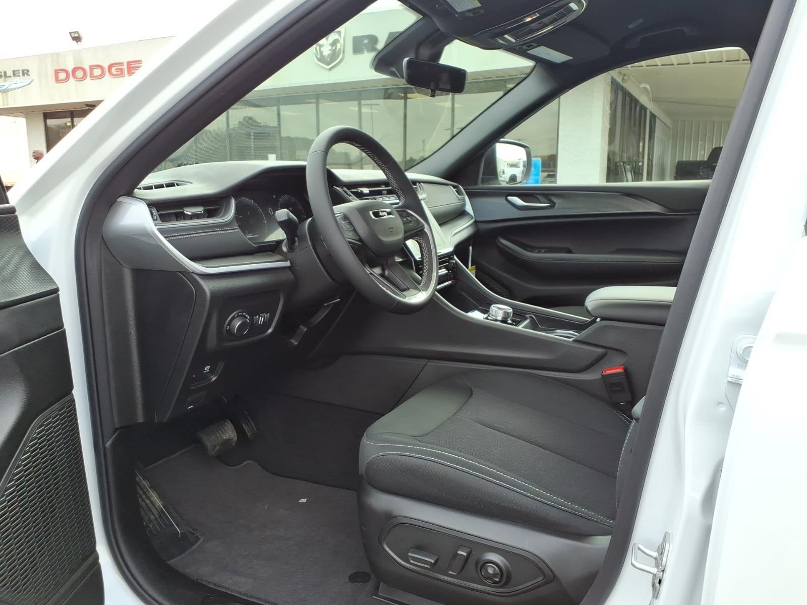 2026 Jeep Grand Cherokee GRAND CHEROKEE L LAREDO 4X2