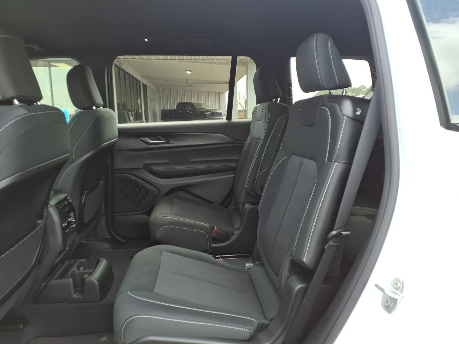 2026 Jeep Grand Cherokee GRAND CHEROKEE L LAREDO 4X2