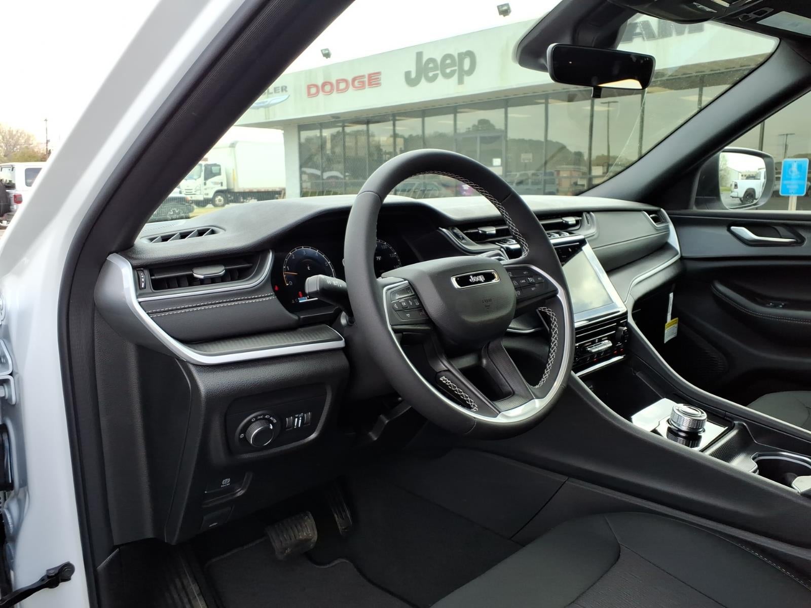 2026 Jeep Grand Cherokee GRAND CHEROKEE L LAREDO 4X2