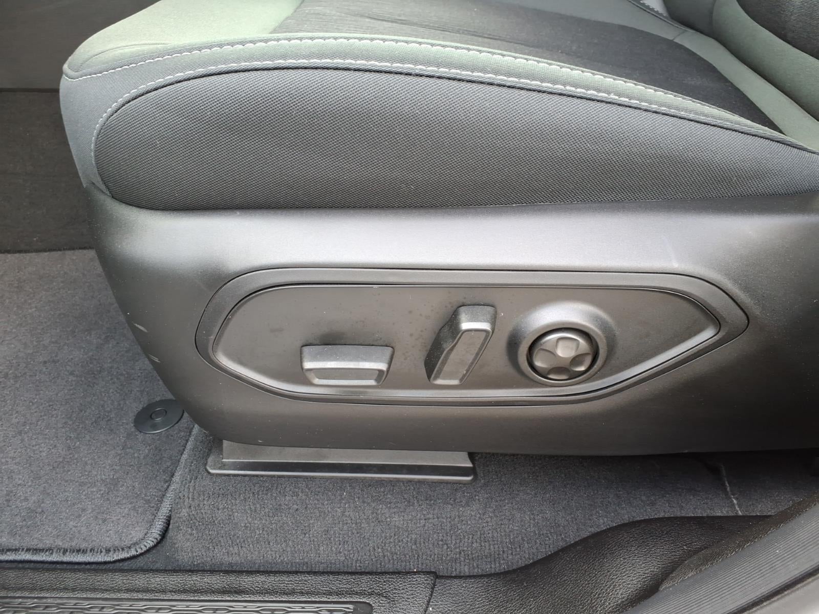 2026 Jeep Grand Cherokee GRAND CHEROKEE L LAREDO 4X2