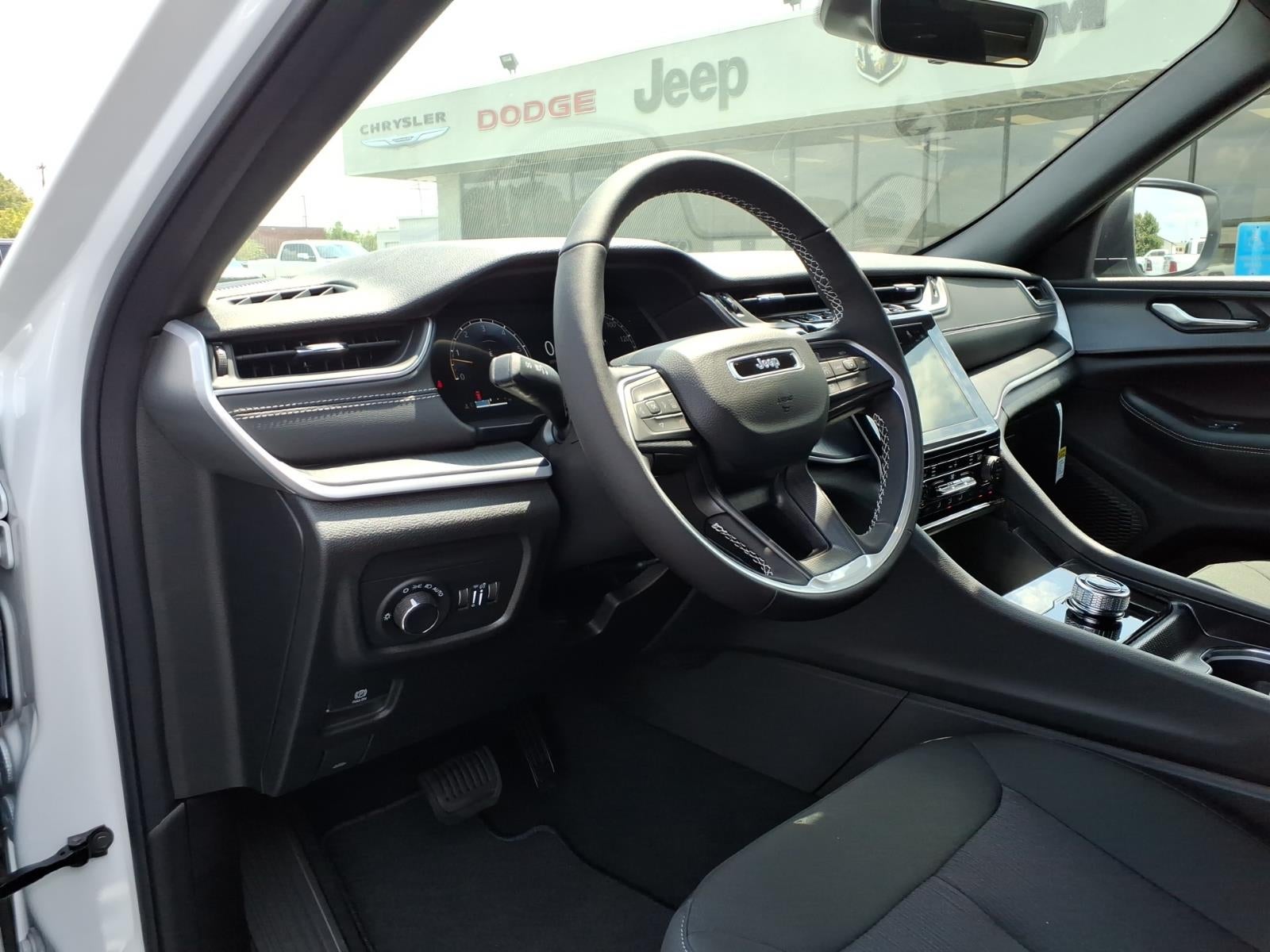 2026 Jeep Grand Cherokee GRAND CHEROKEE L LAREDO X 4X2