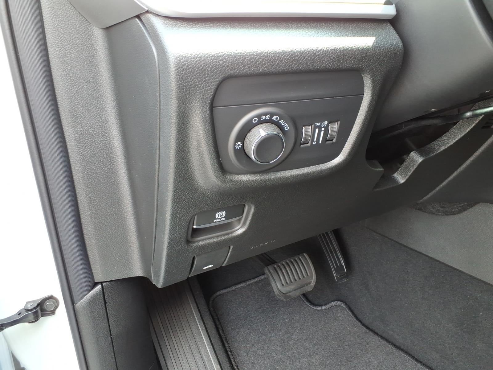 2026 Jeep Grand Cherokee GRAND CHEROKEE L LAREDO X 4X2
