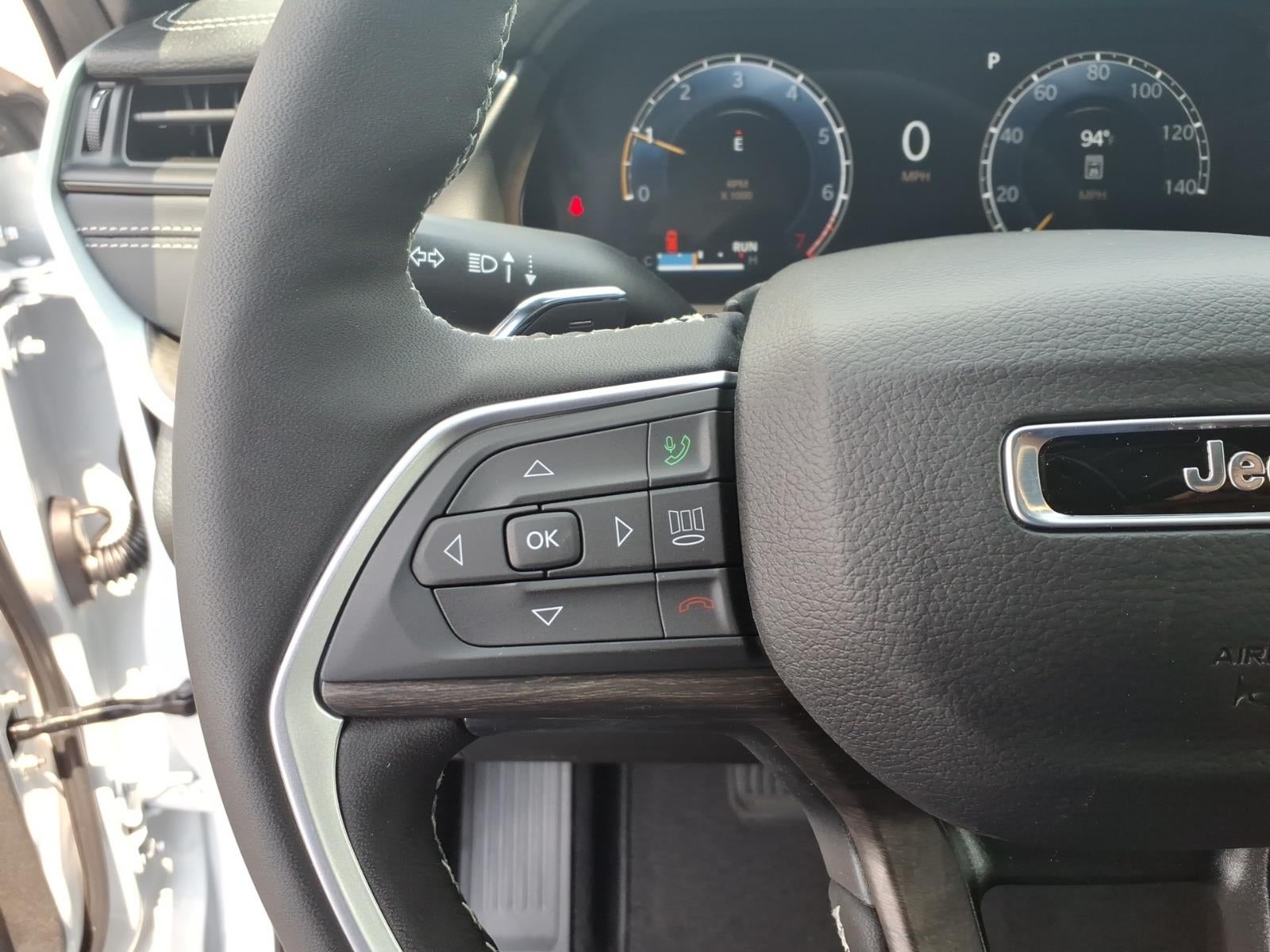 2026 Jeep Grand Cherokee GRAND CHEROKEE L LAREDO ALTITUDE 4X2