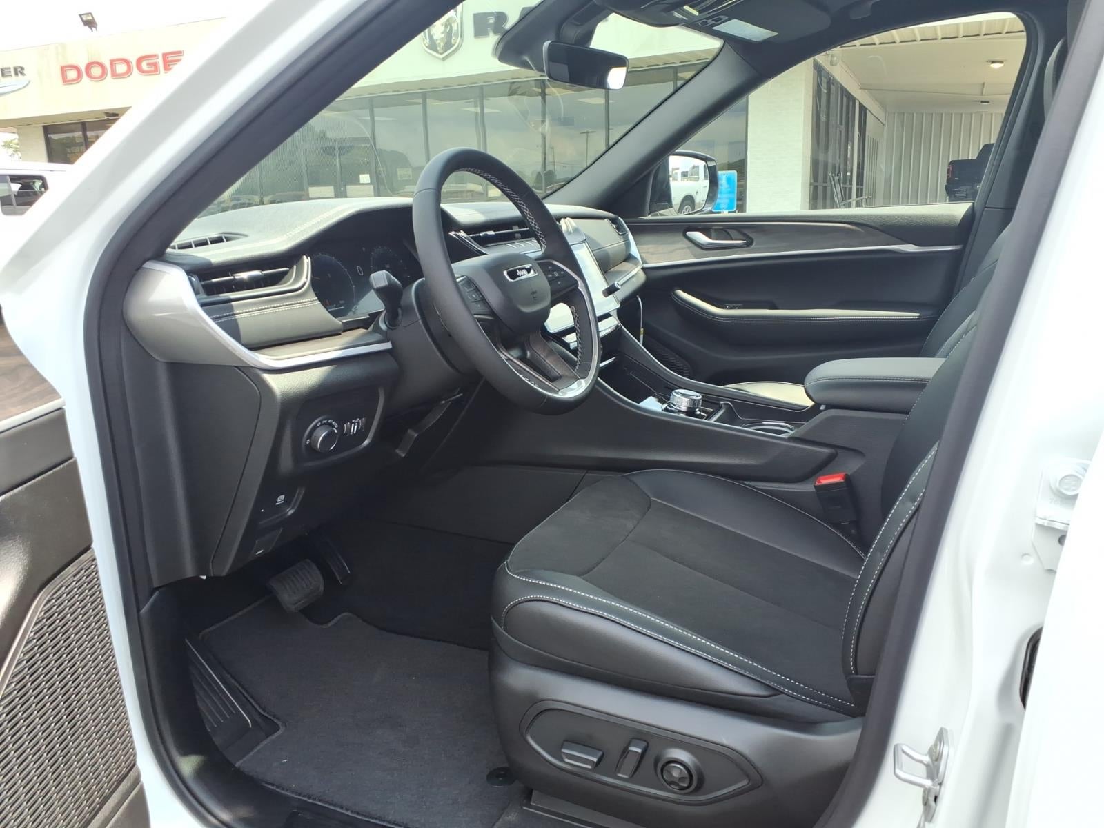2026 Jeep Grand Cherokee GRAND CHEROKEE L LAREDO ALTITUDE 4X2