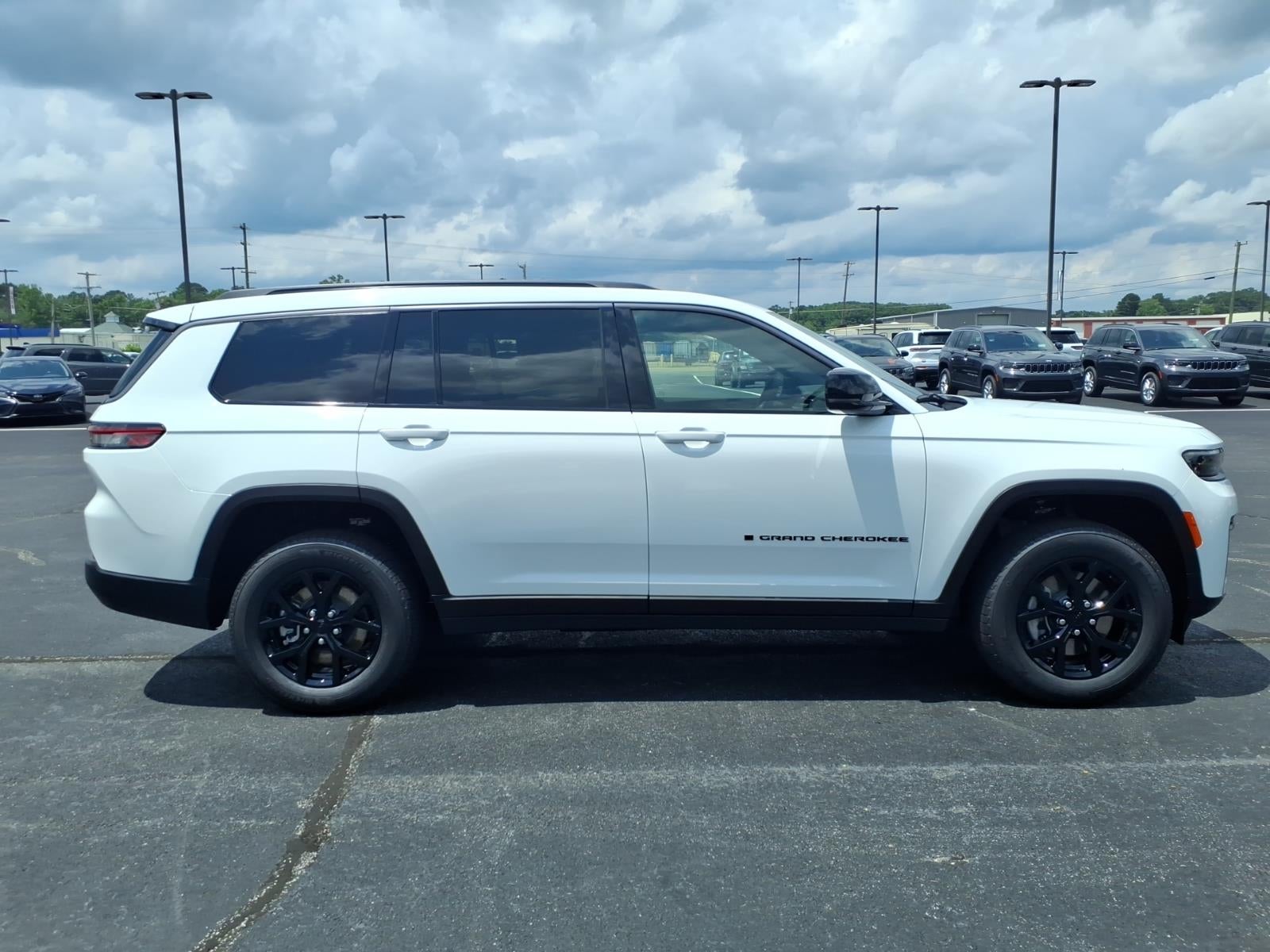 2026 Jeep Grand Cherokee GRAND CHEROKEE L LAREDO ALTITUDE 4X2