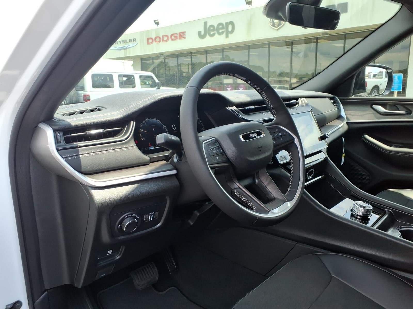 2026 Jeep Grand Cherokee GRAND CHEROKEE L LAREDO ALTITUDE 4X2