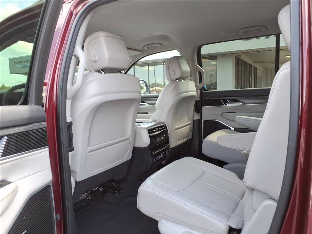 2024 Jeep Wagoneer Series II 4x2