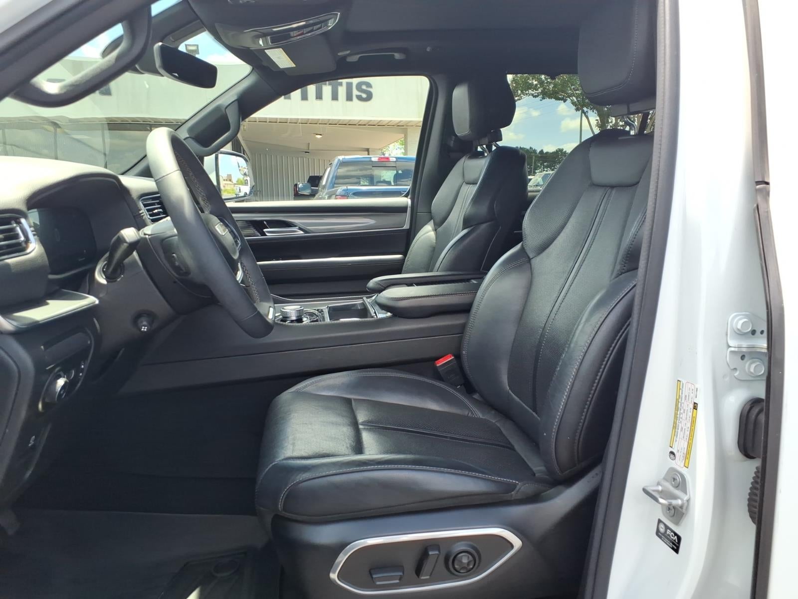 2022 Jeep Wagoneer Series III Carbide 4x2