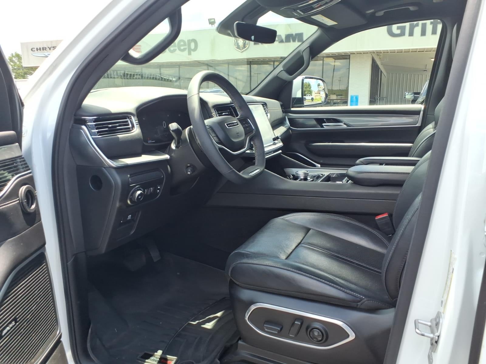 2022 Jeep Wagoneer Series III Carbide 4x2