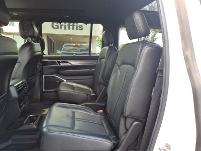 2022 Jeep Wagoneer Series III Carbide 4x2