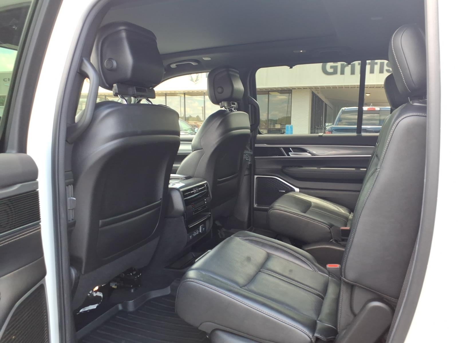 2022 Jeep Wagoneer Series III Carbide 4x2
