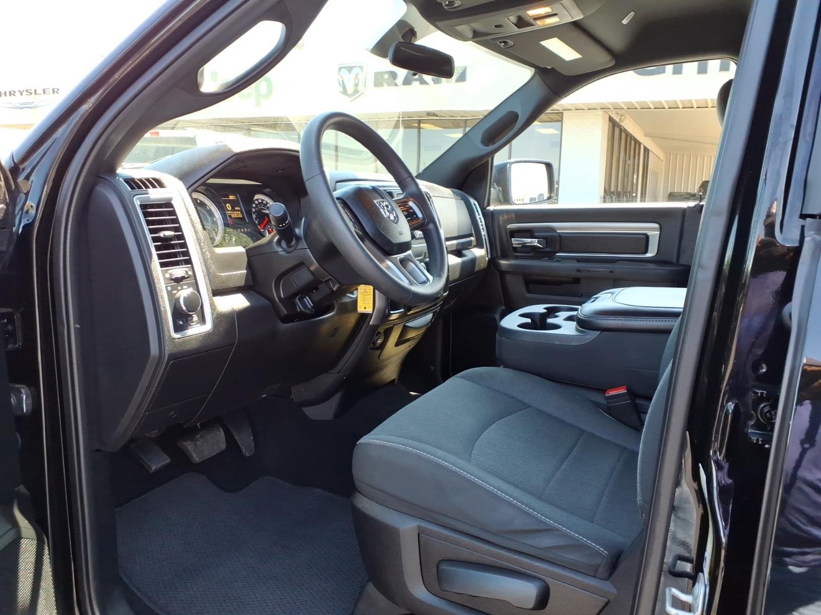 2024 RAM 1500 Classic Warlock Crew Cab 4x2 5'7' Box