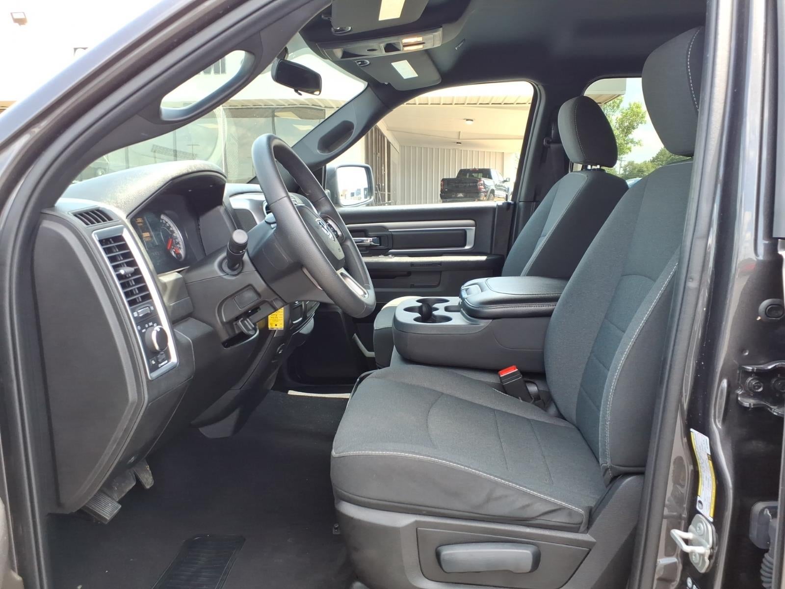 2024 RAM 1500 Classic Warlock Crew Cab 4x2 5'7' Box