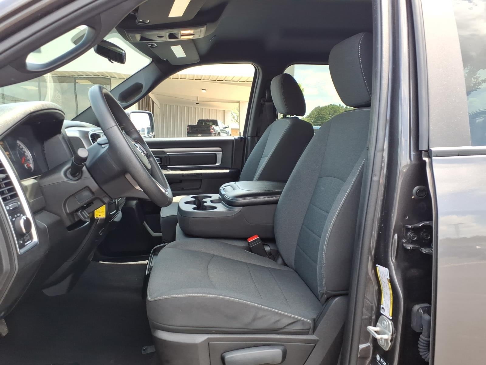 2024 RAM 1500 Classic Warlock Crew Cab 4x2 5'7' Box