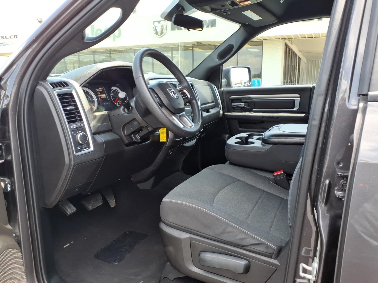 2024 RAM 1500 Classic Warlock Crew Cab 4x2 5'7' Box