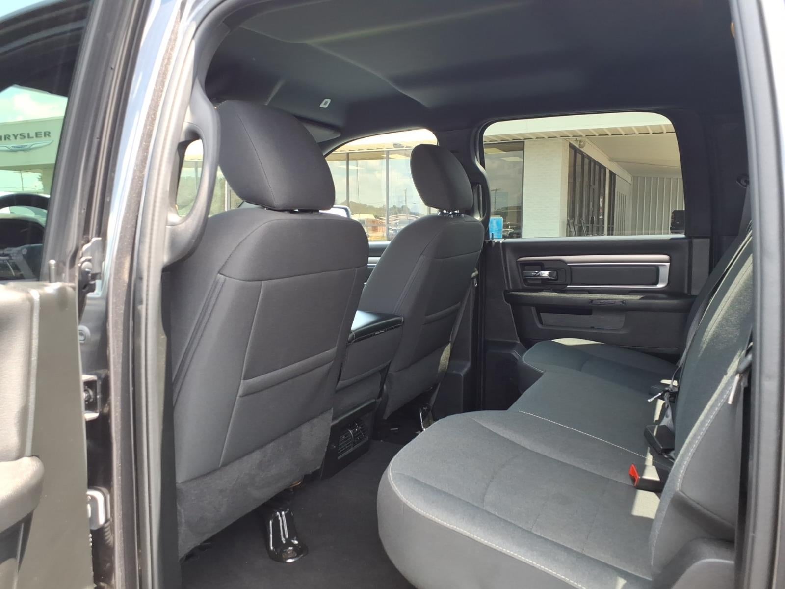 2024 RAM 1500 Classic Warlock Crew Cab 4x2 5'7' Box