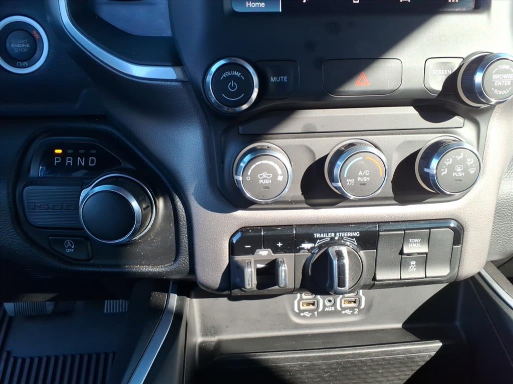 2022 RAM 1500 Big Horn Quad Cab 4x2 6'4' Box