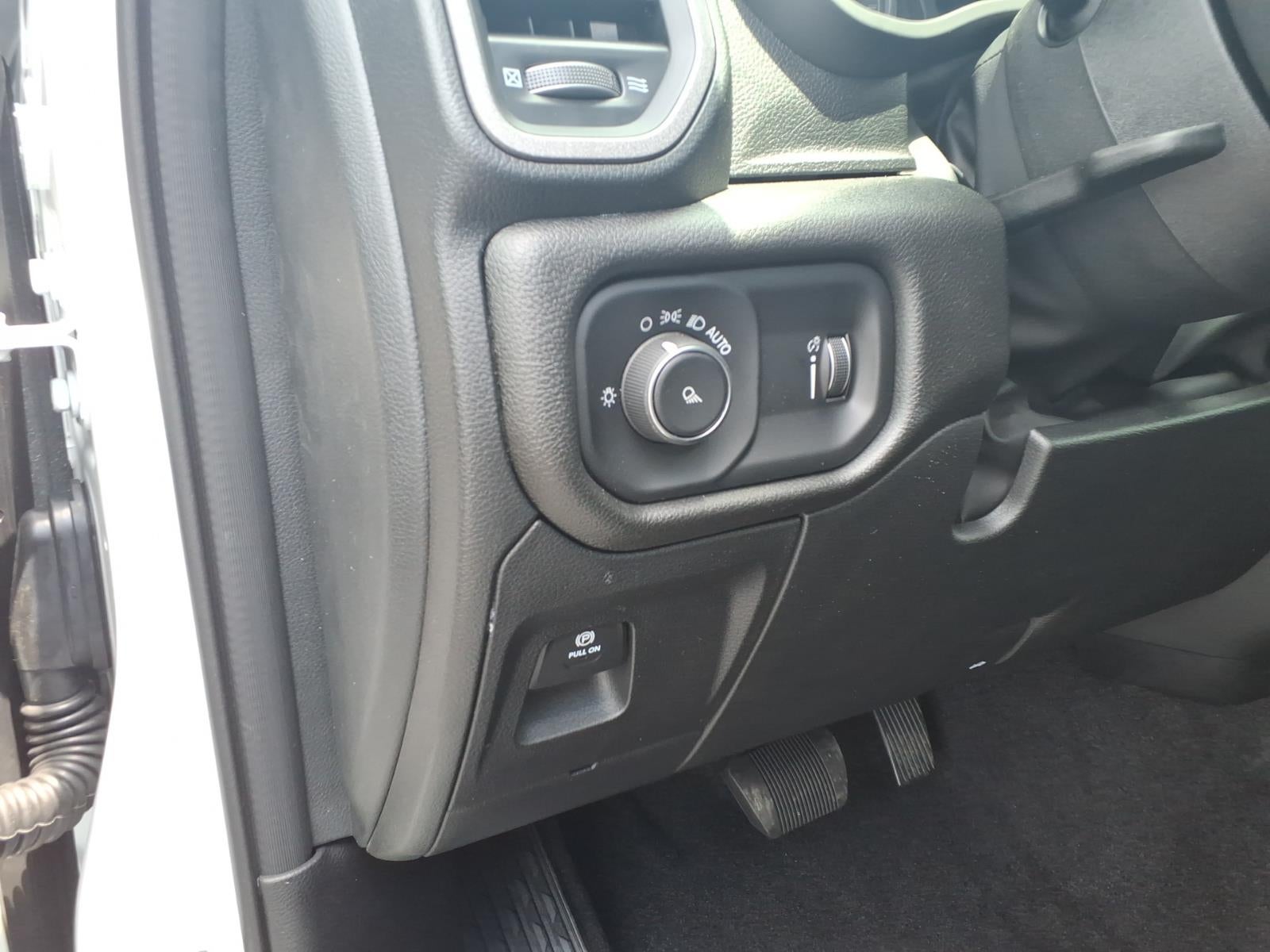 2026 RAM Ram 1500 RAM 1500 TRADESMAN QUAD CAB 4X2 6'4' BOX