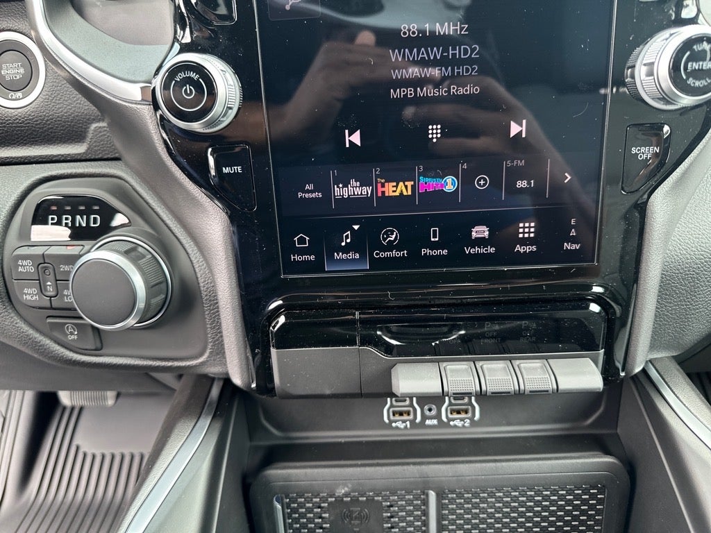 2025 RAM Ram 1500 RAM 1500 BIG HORN CREW CAB 4X4 5'7' BOX