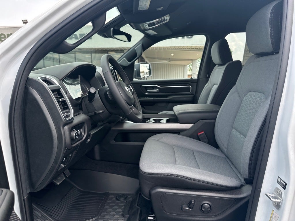 2025 RAM Ram 1500 RAM 1500 BIG HORN CREW CAB 4X4 5'7' BOX