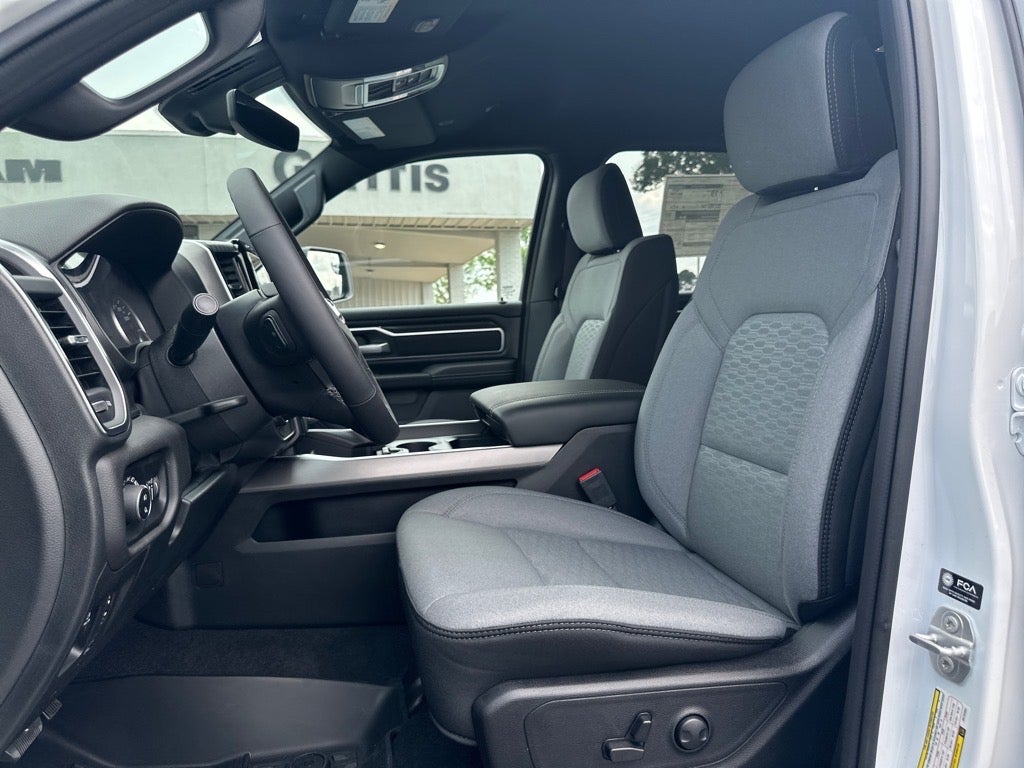 2025 RAM Ram 1500 RAM 1500 BIG HORN CREW CAB 4X4 5'7' BOX