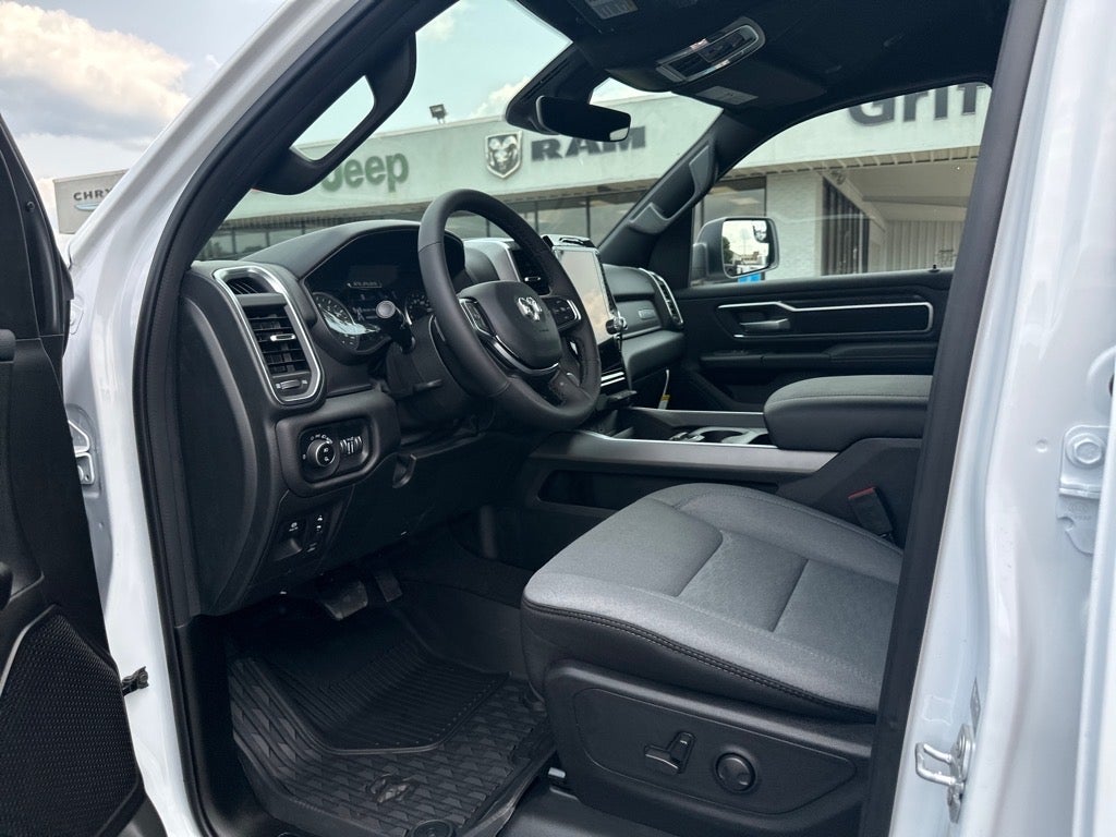 2025 RAM Ram 1500 RAM 1500 BIG HORN CREW CAB 4X4 5'7' BOX